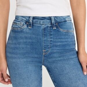 Good American Power Stretch Pull-On Flare Jeans – Indigo (Medium Wash)